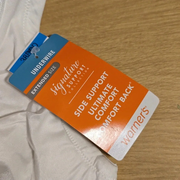 Warner's Underwire Signature Support Collection - Picture 2 of 4